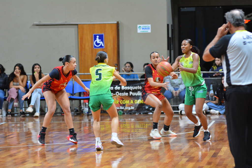Tupã vence Lençóis no basquete feminino 