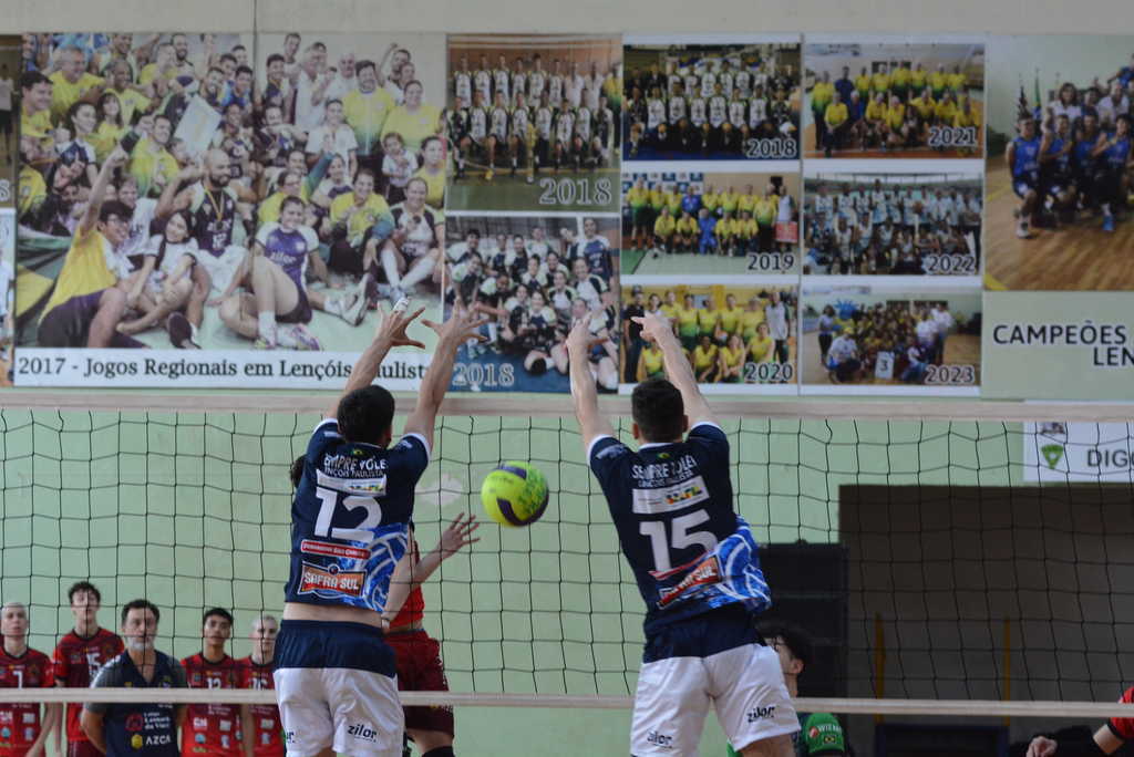 Voleibol masculino disputa terceiro lugar no encerramento dos Jogos da Juventude...