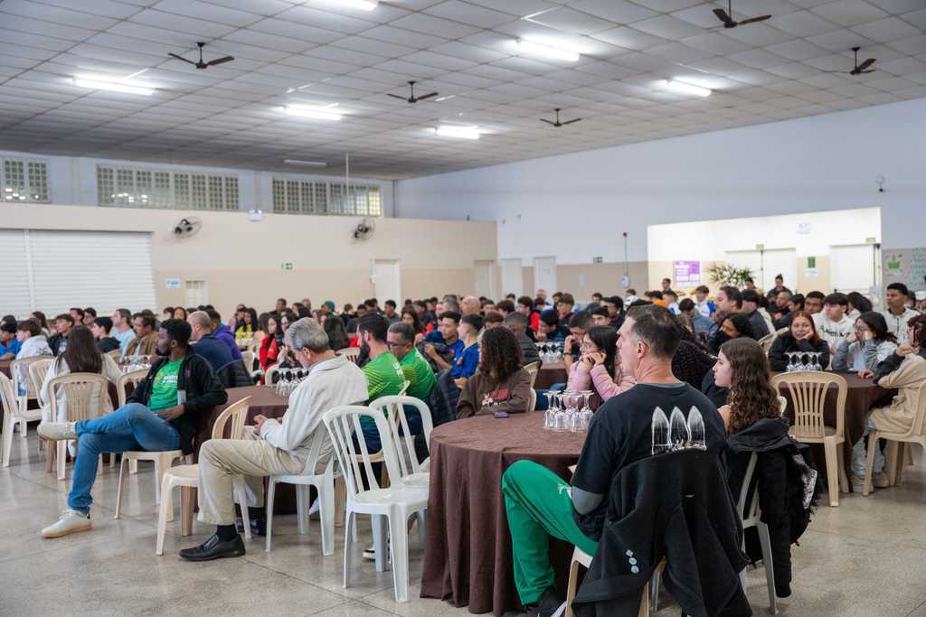 Lençóis Paulista celebra seus atletas em cerimônia de apresentação para os 40º J...