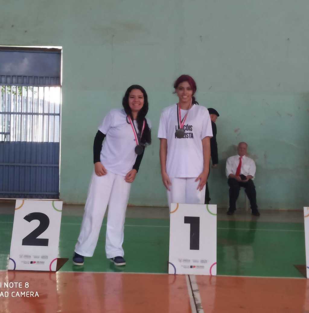 Capoeira conquista ouro individual feminino e bronze por equipe