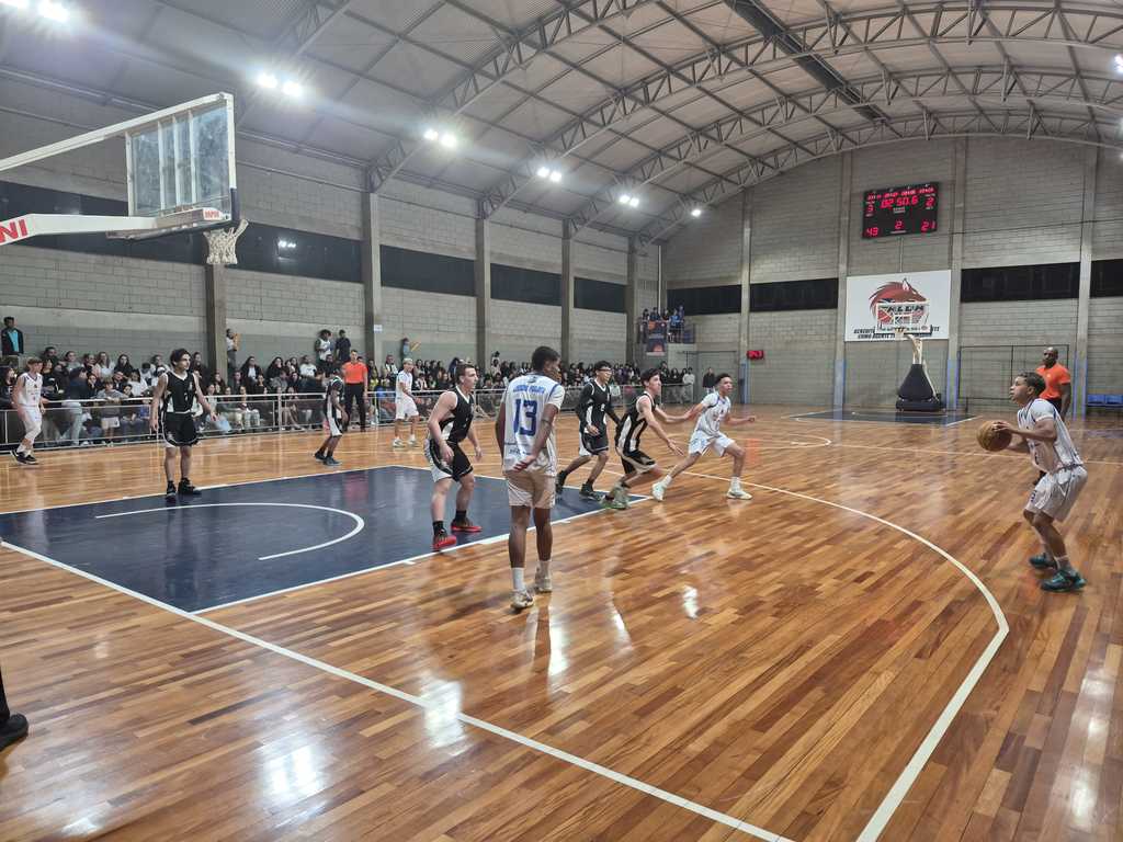Lençóis Paulista vence Piratininga no basquete masculino sub-21 por 86 a 37