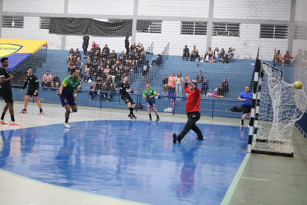 Handebol masculino livre disputa a final neste sábado contra São Carlos
