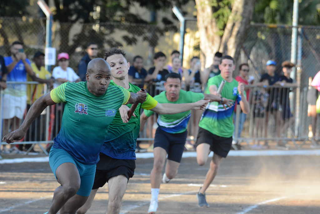 Atletismo conquista prata e bronze no primeiro dia de competições 