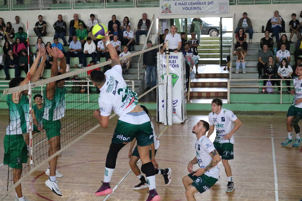 Lençóis fará final do vôlei masculino contra Bauru