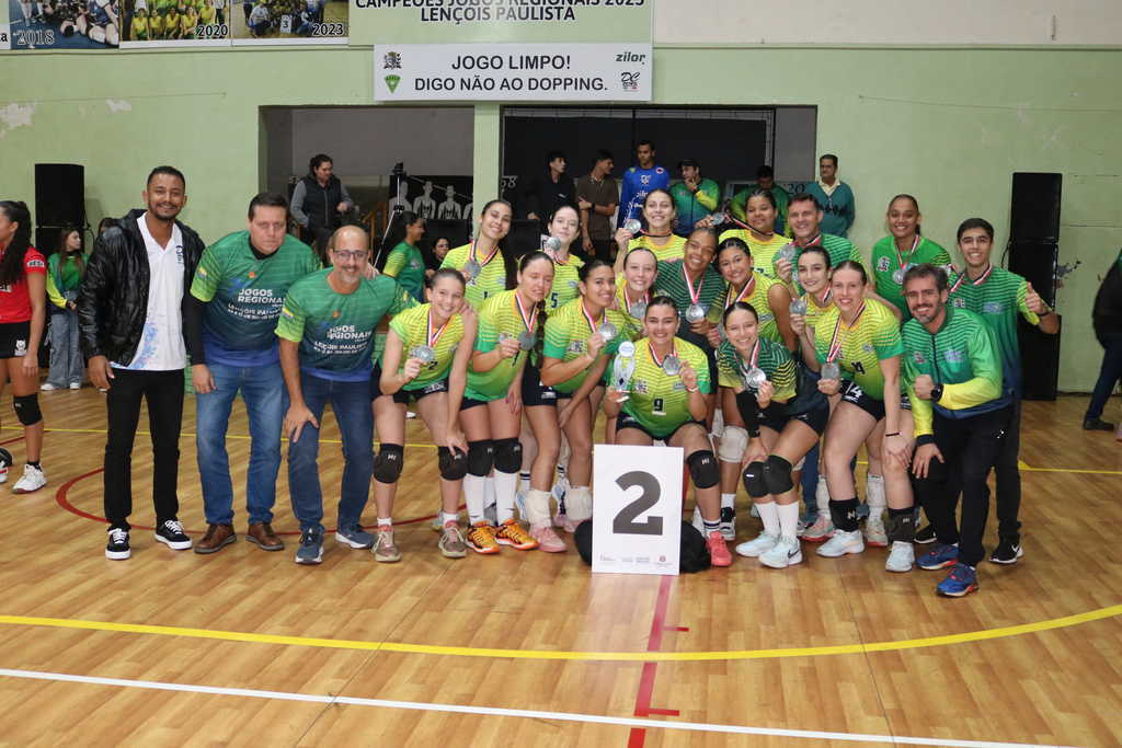 Prata para Lençóis Paulista no voleibol feminino