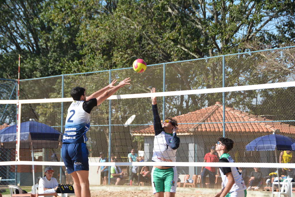 Lençóis conquista segunda vitória no Vôlei de Praia masculino 