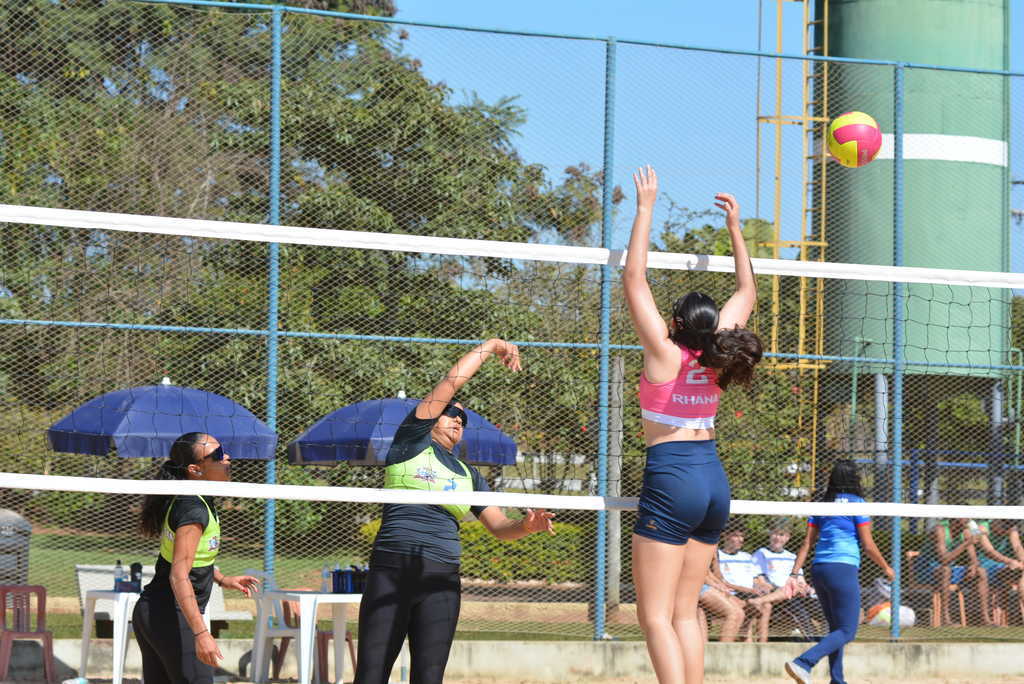 Vôlei de Praia feminino estreia com vitória no Grupo D