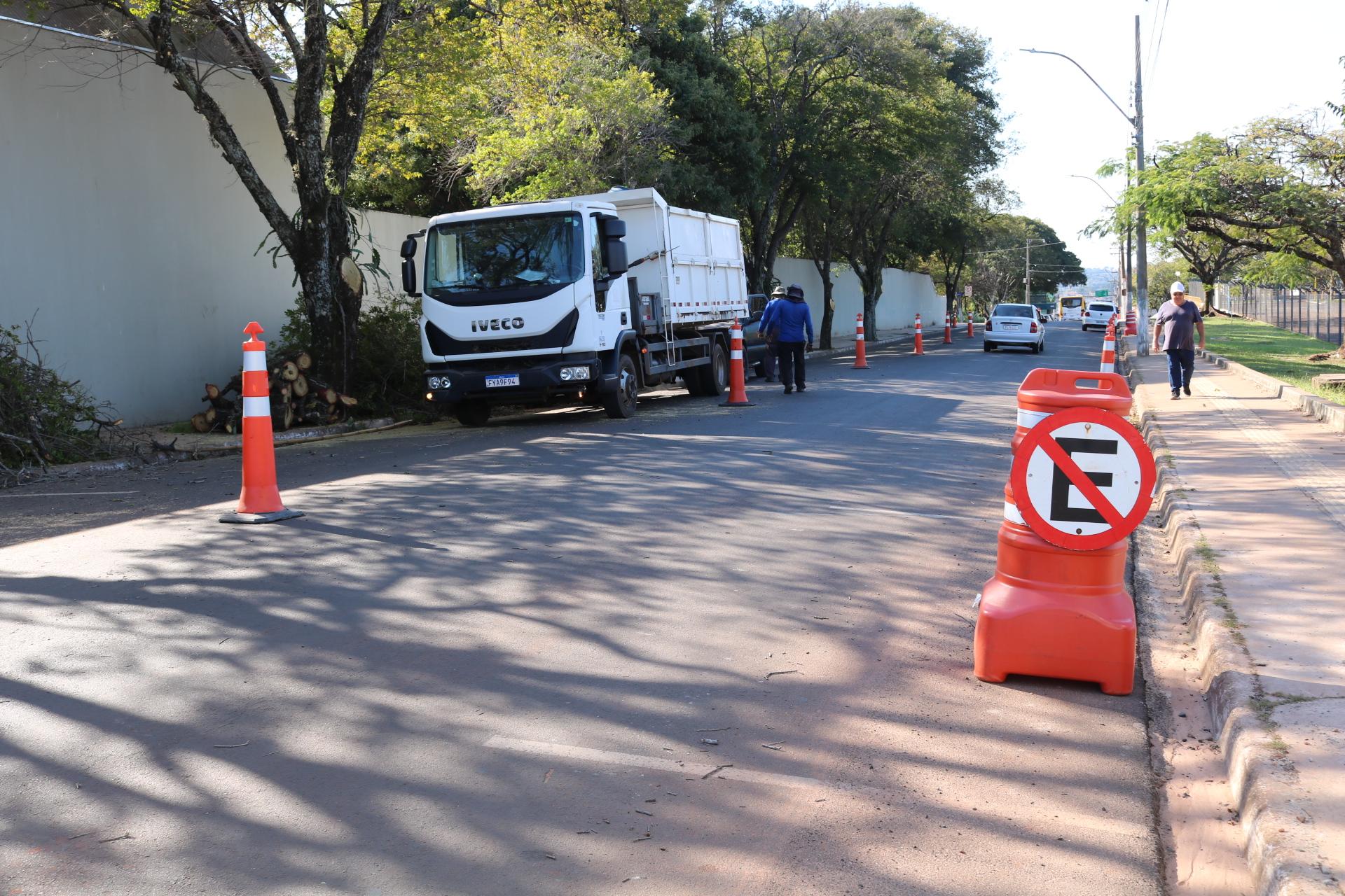Trânsito é alterado nas proximidades do Paço Municipal devido a obras na Avenida Padre Salústio