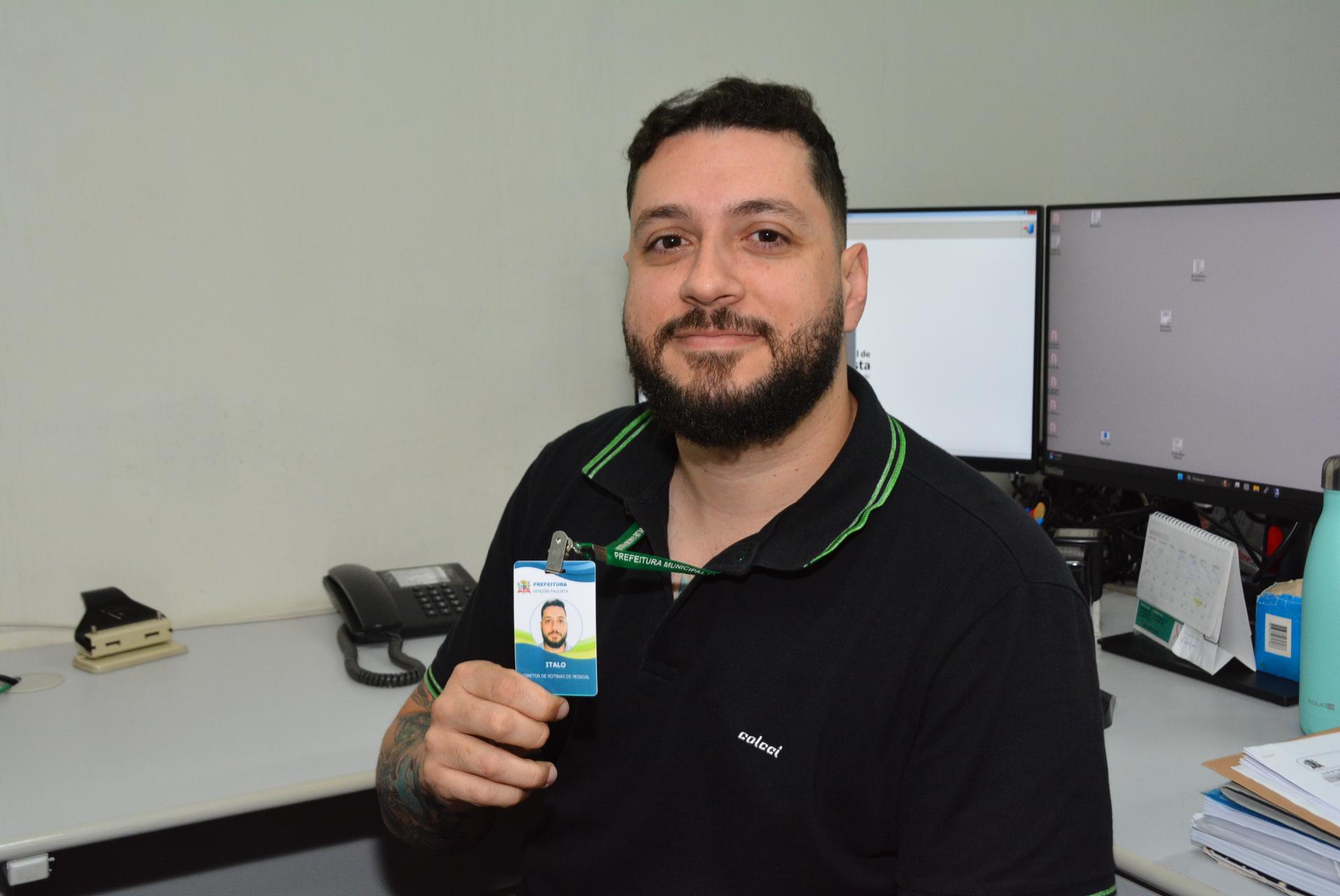 Servidores que estão ingressando no Serviço Público já receberão o novo crachá, para os demais a substituição será gradual conforme a necessidade de emissão da segunda via