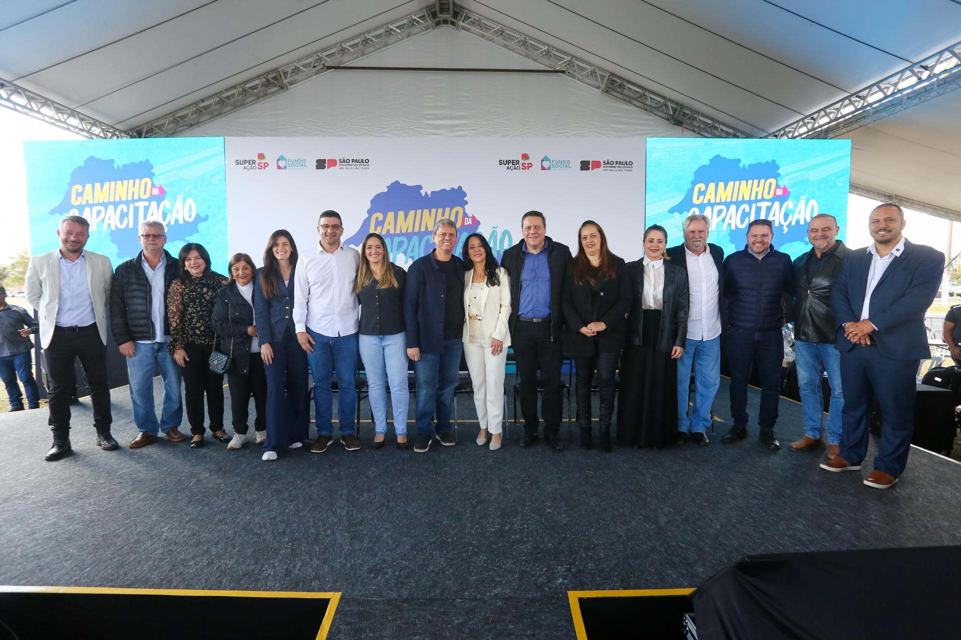 Evento reuniu autoridades alunos, no último sábado, em Agudos