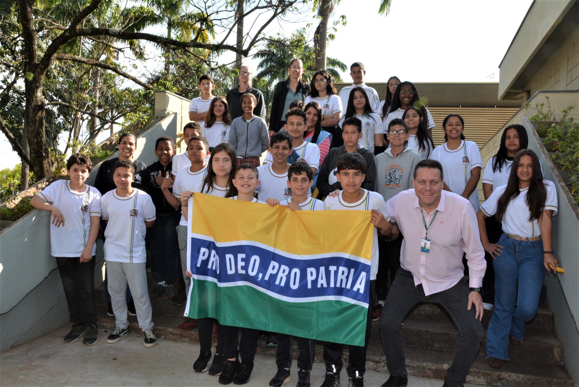 Escola na Prefeitura - Prefeito recebe alunos do CEEIOL