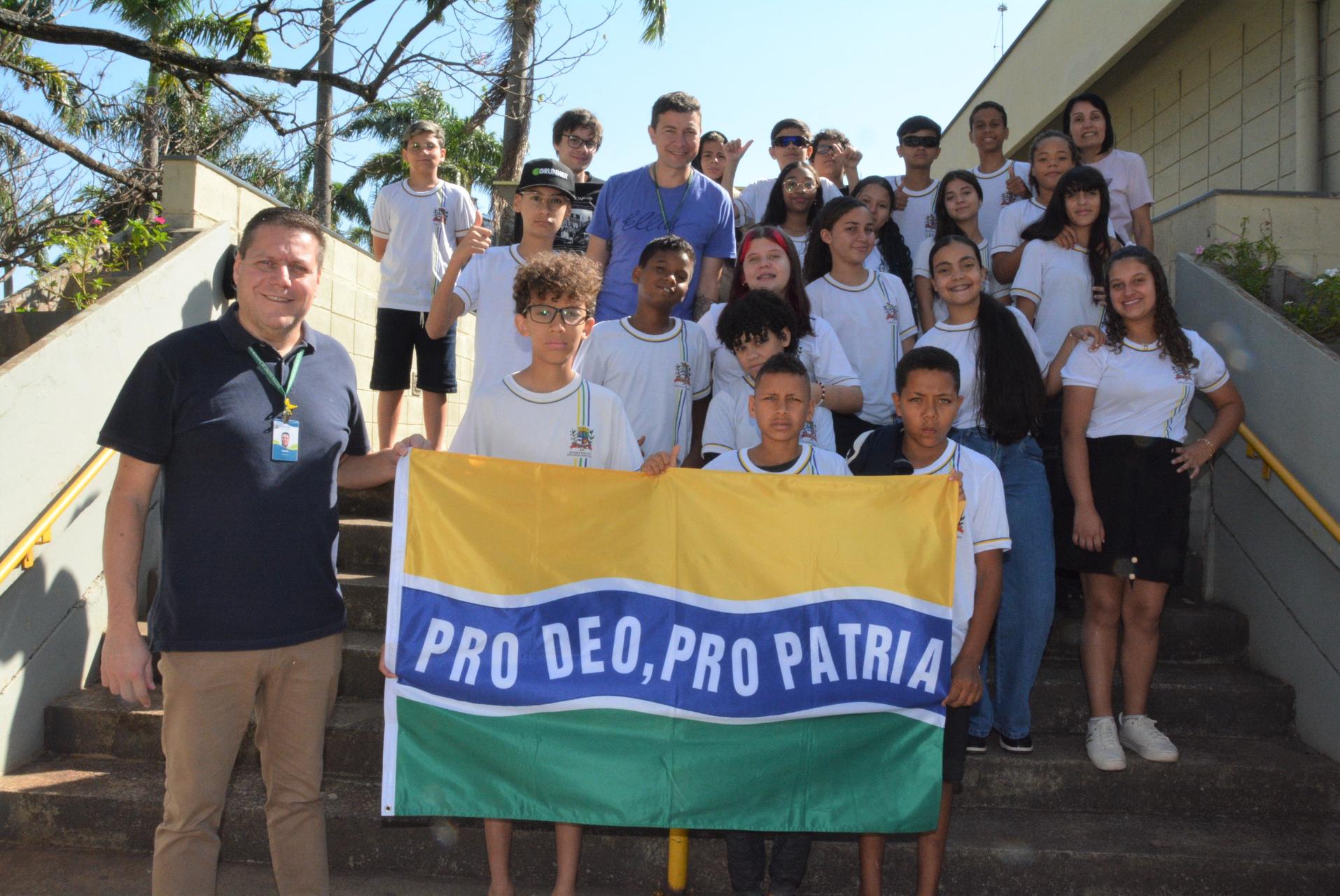 Nas fotos, momentos do encontro dos alunos nesta terça-feira, 30