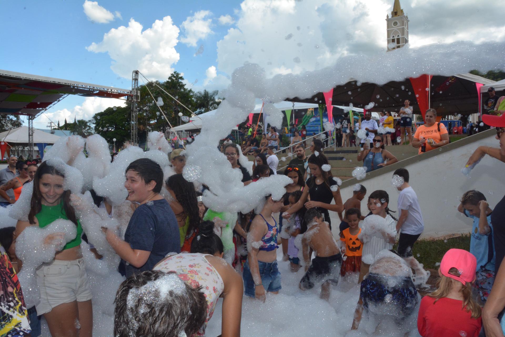 A diversão está garantida com várias atrações na praça da Concha Acústica