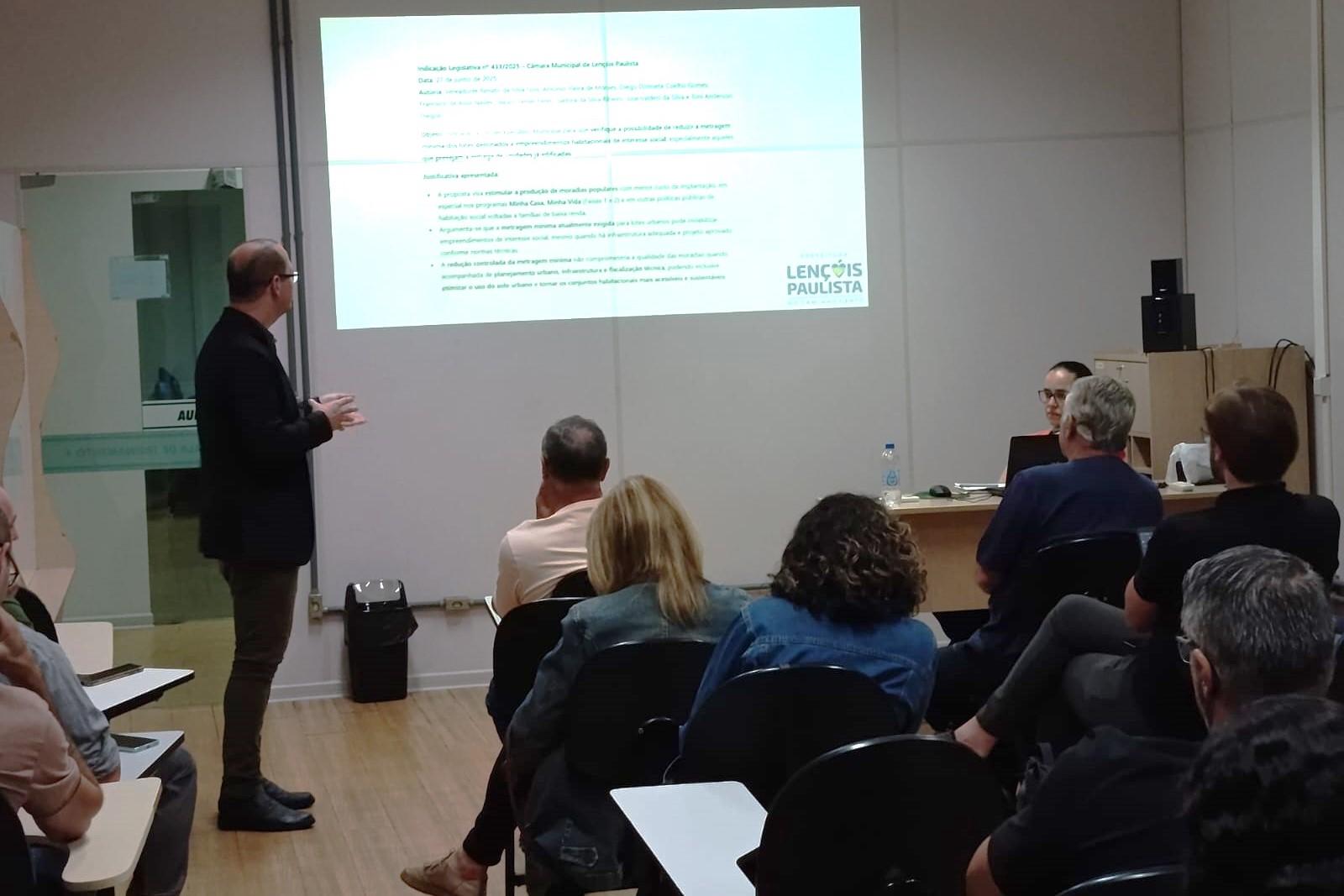 A primeira audiência pública aconteceu na terça-feira, dia 11, no auditório da Sedecon