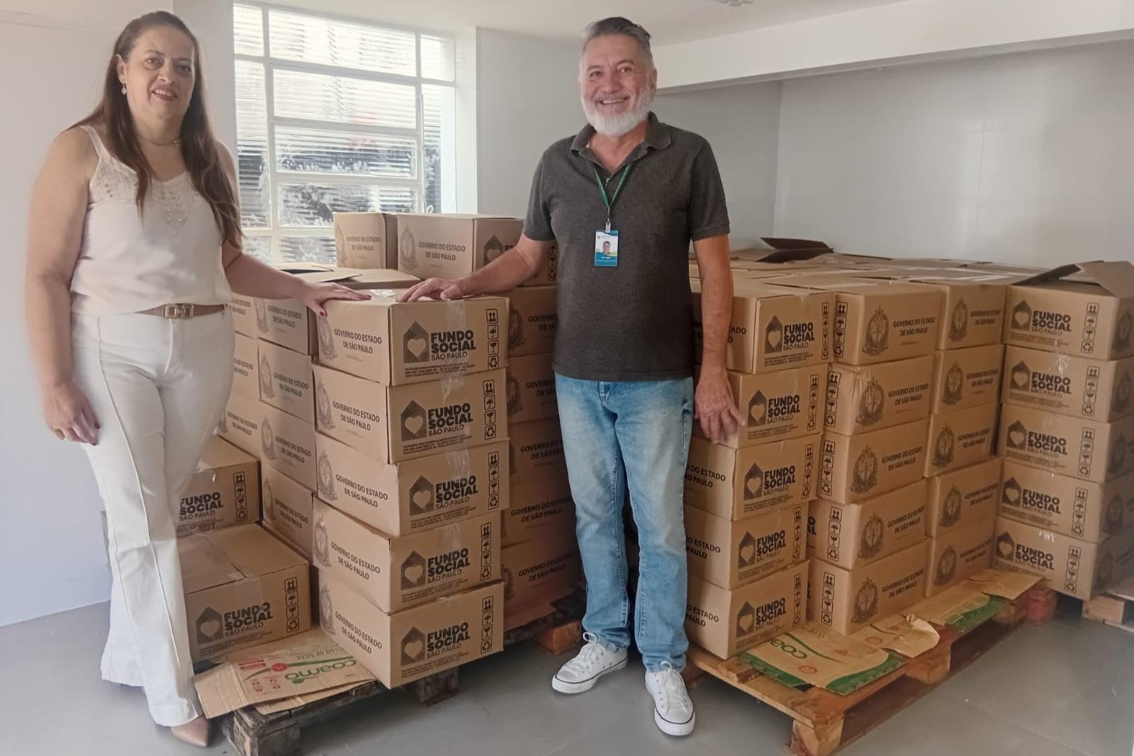 Os alimentos são entregues durante o ano às famílias lençoenses relacionadas pelo CRAS