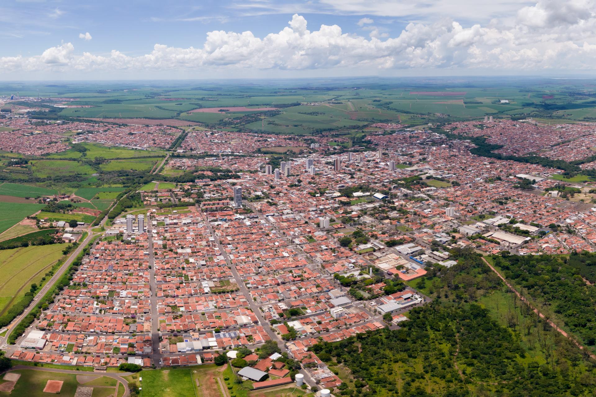 Setor cresceu impulsionado por novos investimentos industriais na cidade