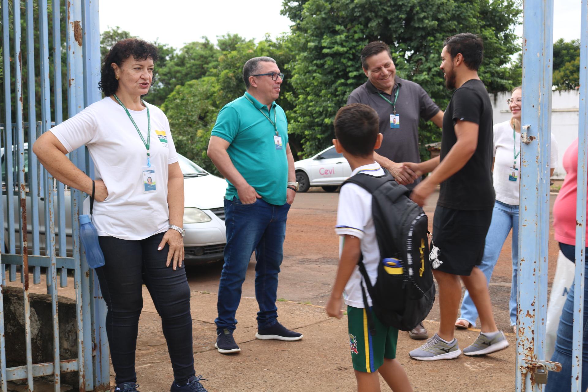 Aulas da rede municipal de Lençóis Paulista começam com reencontros