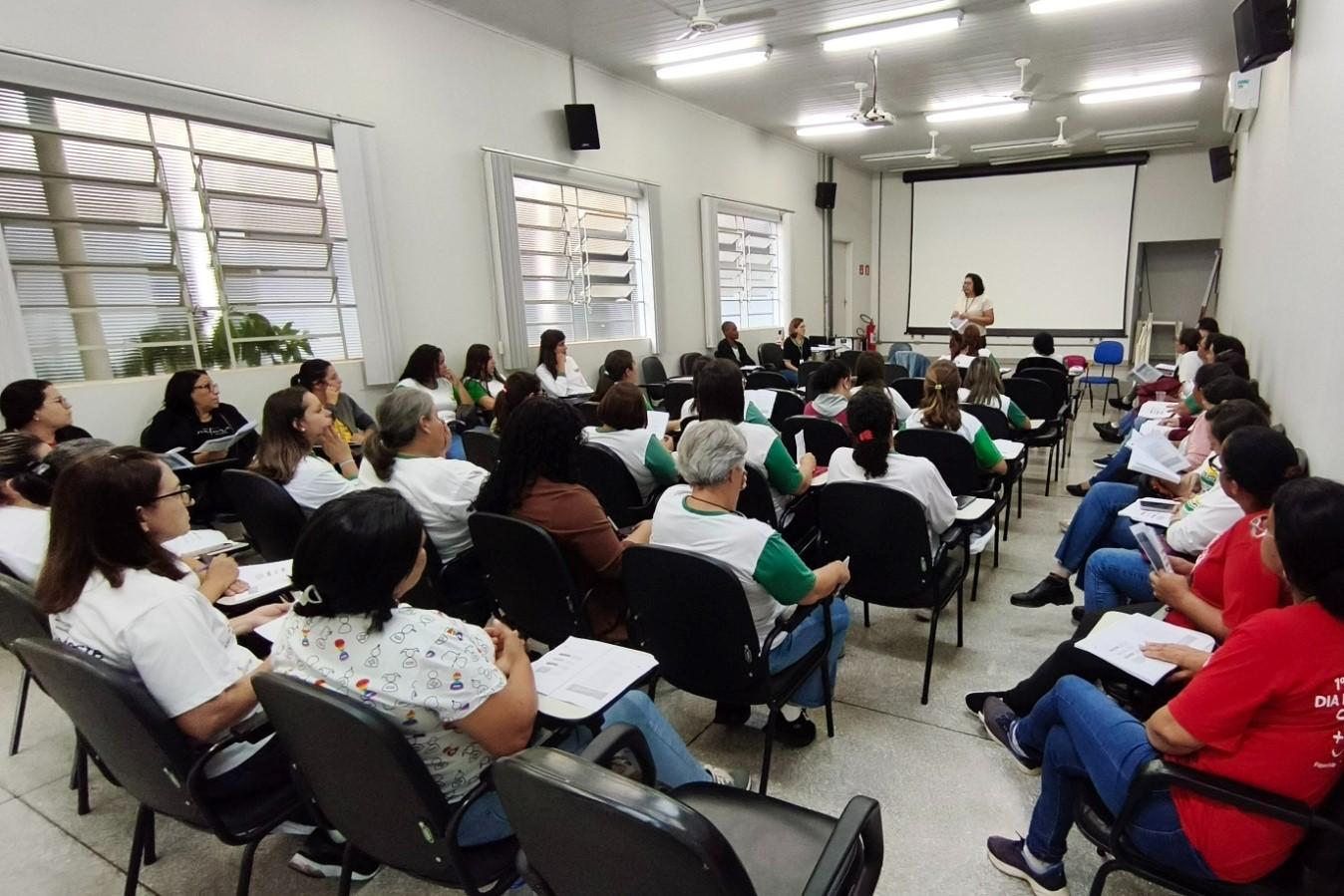 A capacitação integra as ações permanentes de qualificação promovidas pela Secretaria de Saúde.