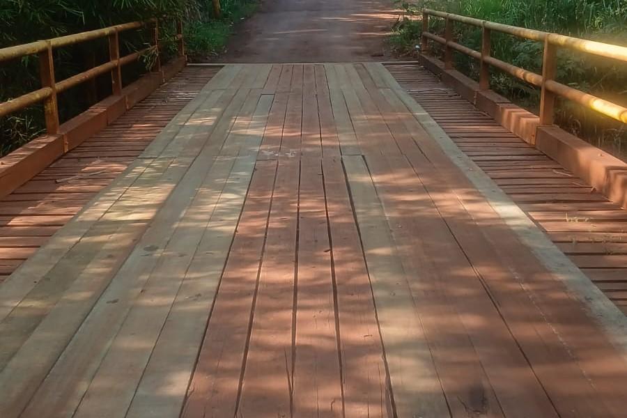 Prefeitura realiza recuperação de ponte rural no Lageado, em Alfredo Guedes