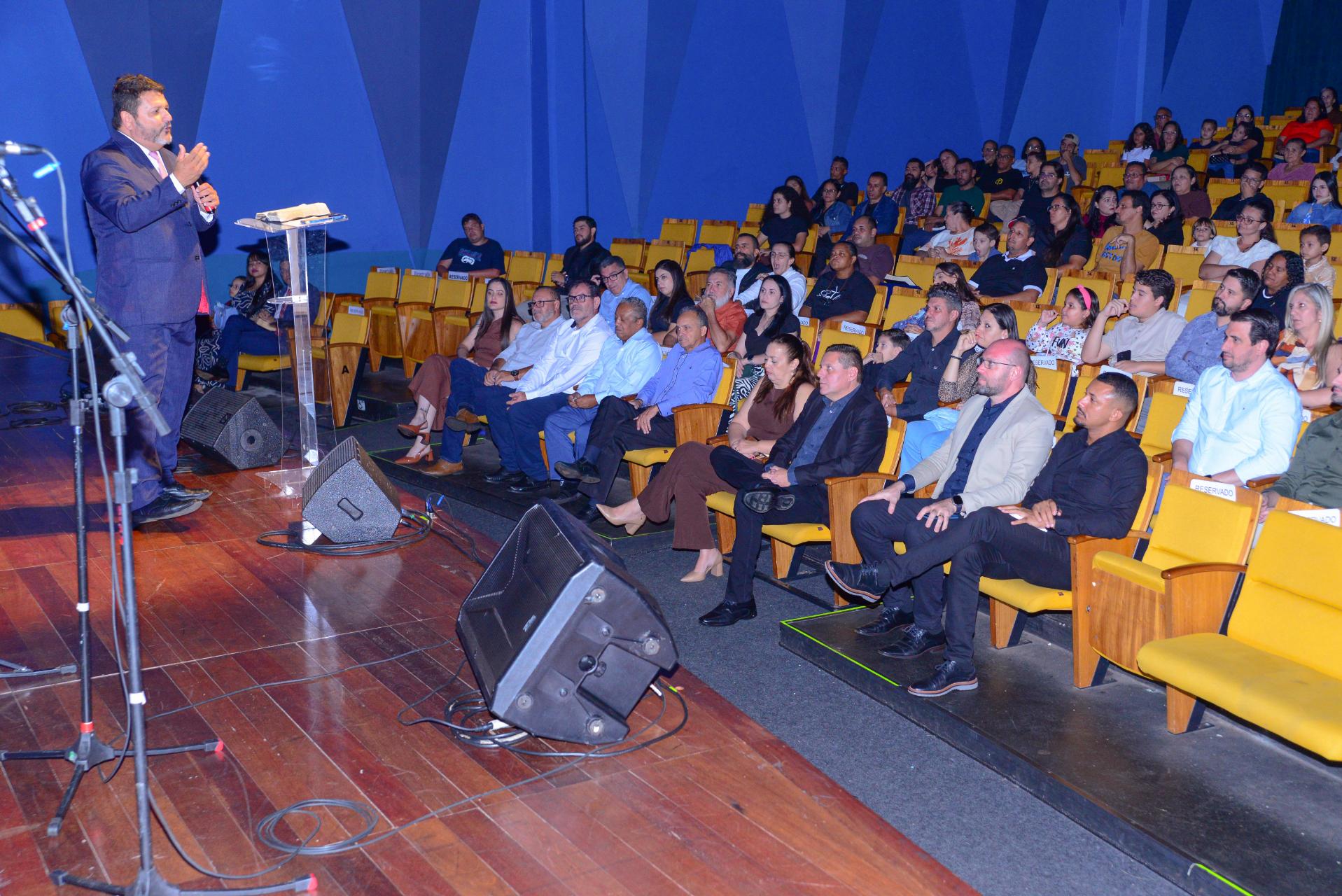 Comunidade cristã participa de culto em ação de graças pelo aniversário da cidade
