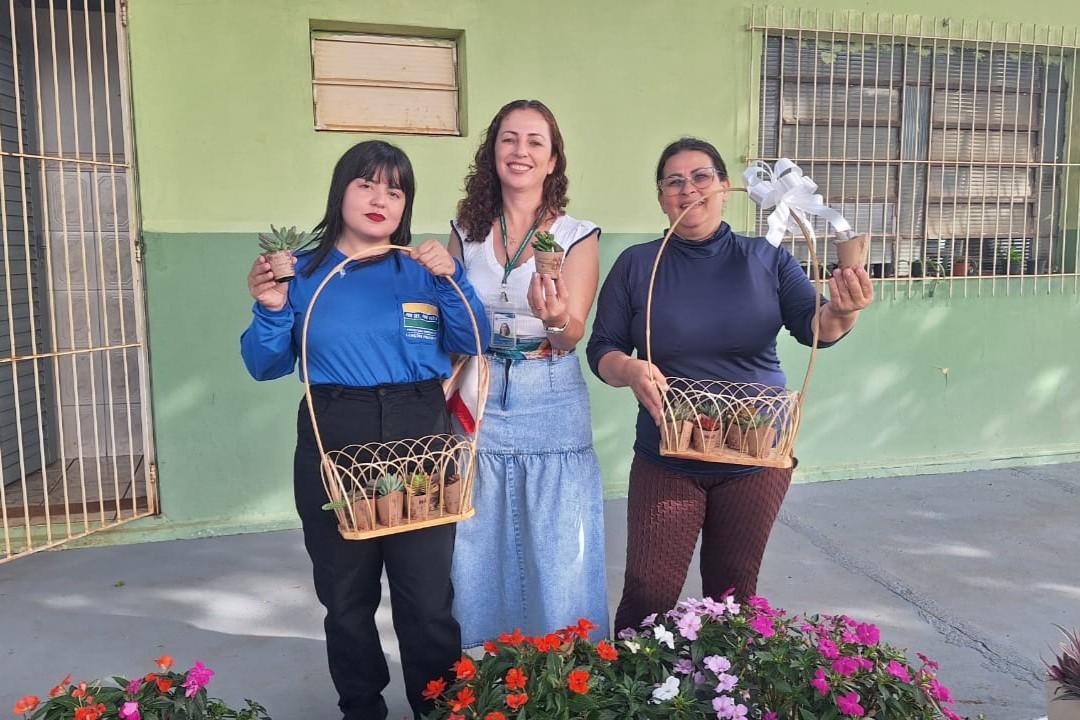 Servidoras do Cemitério Municipal preparam homenagem especial para o Dia das Mães