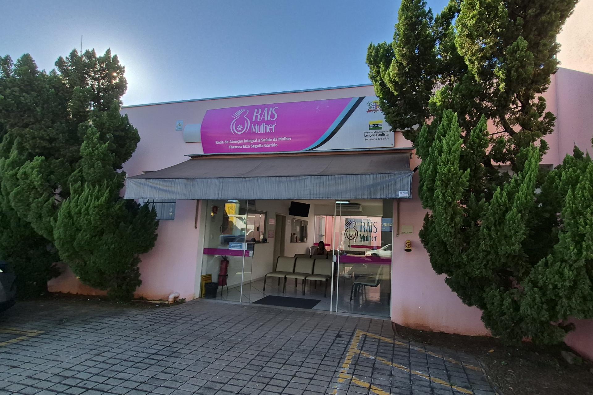 Durante o treinamento, as profissionais receberam orientações teóricas e práticas relacionadas à avaliação das pacientes e à inserção segura do método contraceptivo.