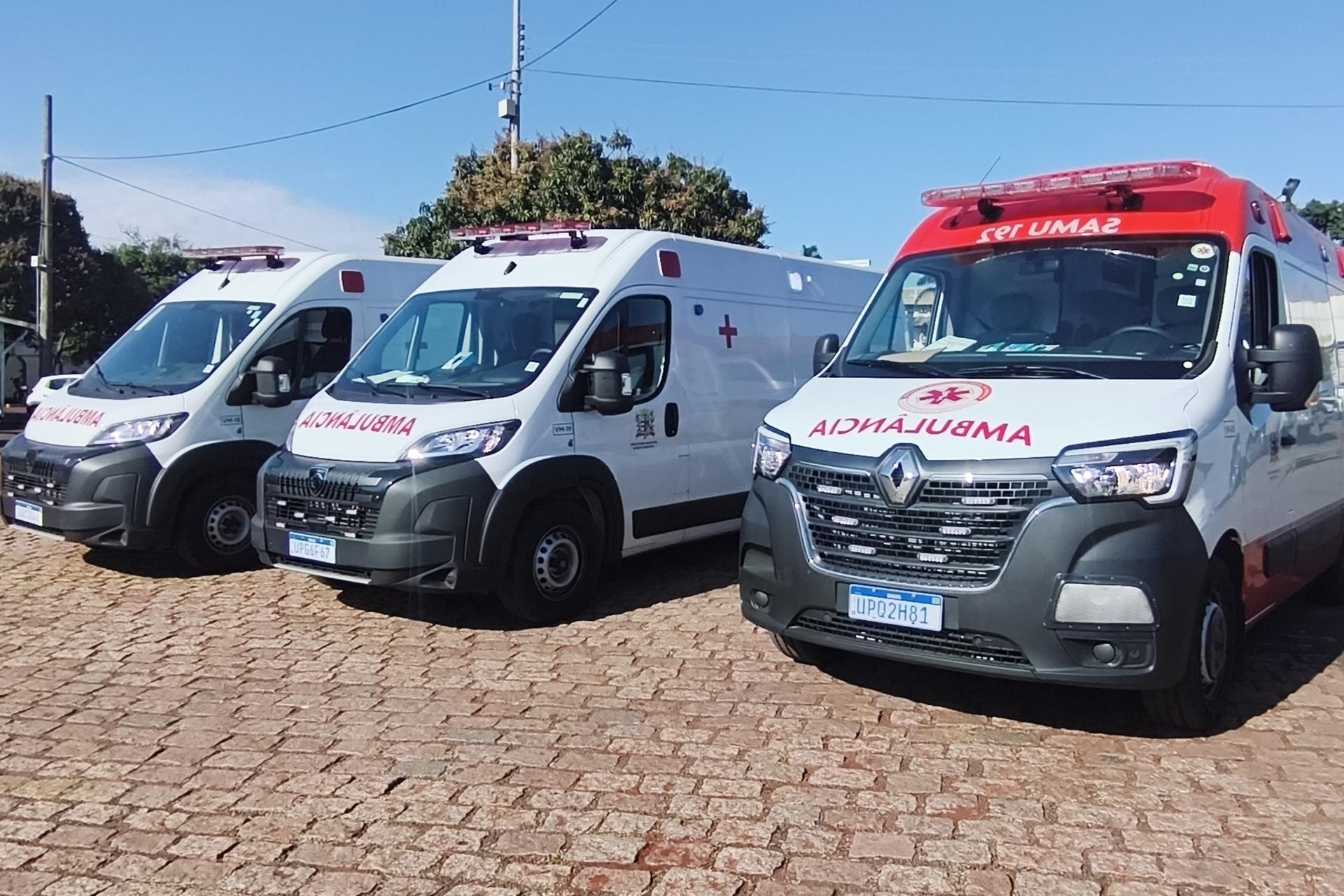 Lençóis Paulista recebe três novas ambulâncias para reforçar frota municipal