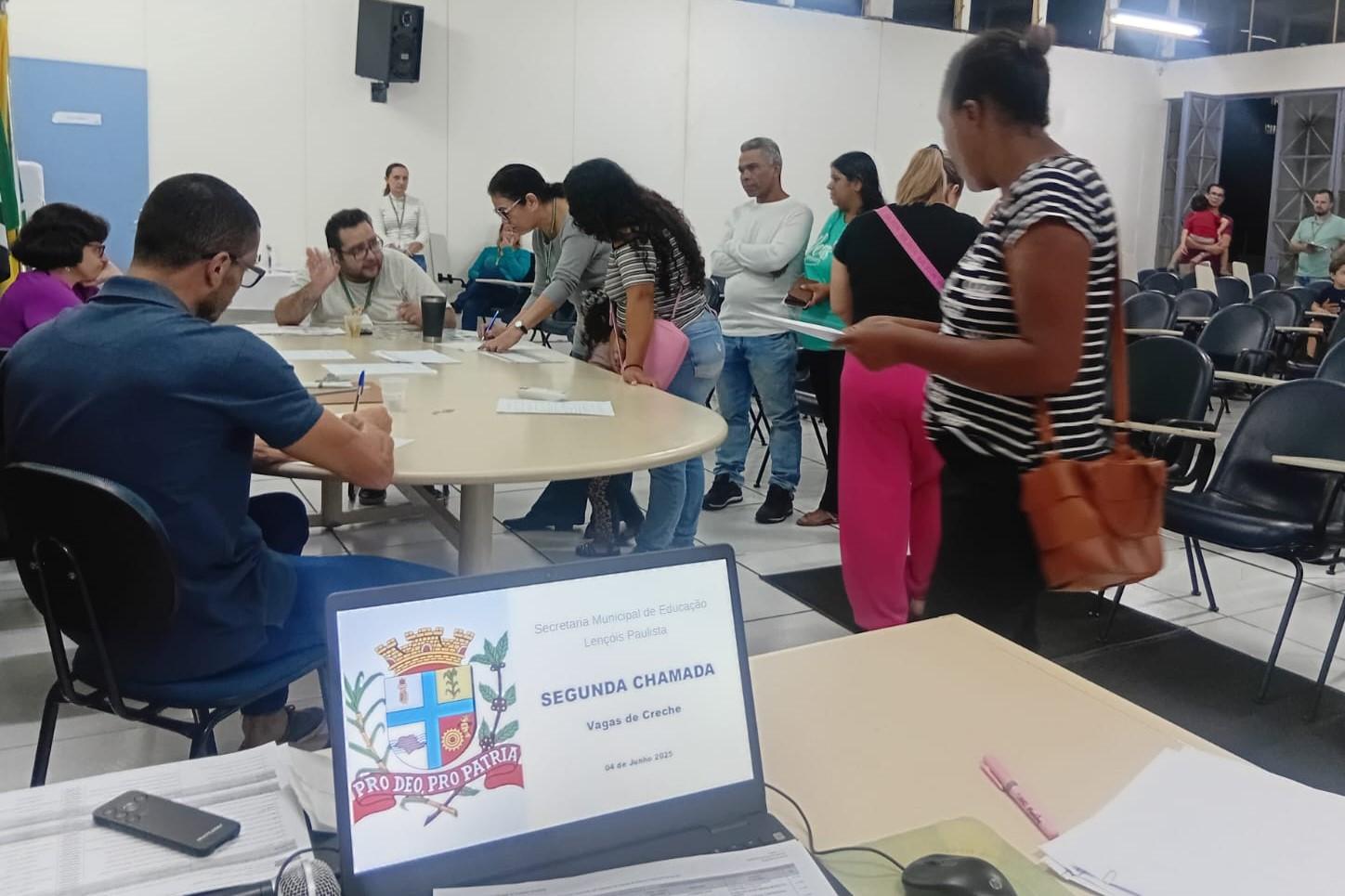 Na próxima semana, pais e responsáveis devem comparecer ao auditório da Secretaria de Educação às 17h, para confirmarem as vagas no Berçário I, e às 17h30, para o Berçário II
