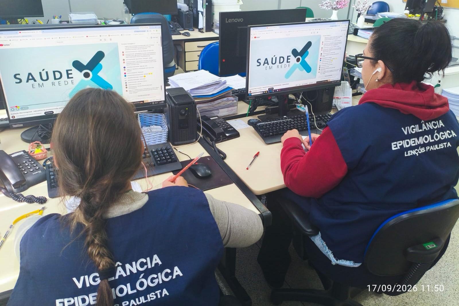 Profissionais da Vigilância Epidemiológica de Lençóis Paulista durante a capacitação on-line sobre identificação, investigação e medidas de prevenção relacionadas ao sarampo e às doenças exantemáticas.