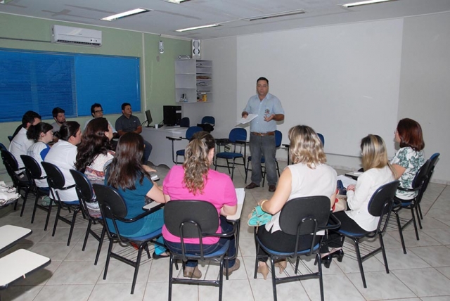 Mandato é de 2 anos, sendo permitida a recondução dos integrantes; exercício da função é de interesse público sem remuneração