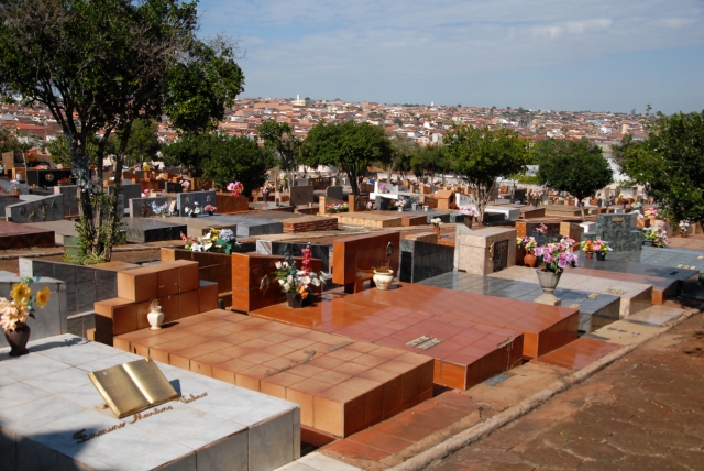 Limpeza e reforma de túmulos pode ser feita até 31 de outubro