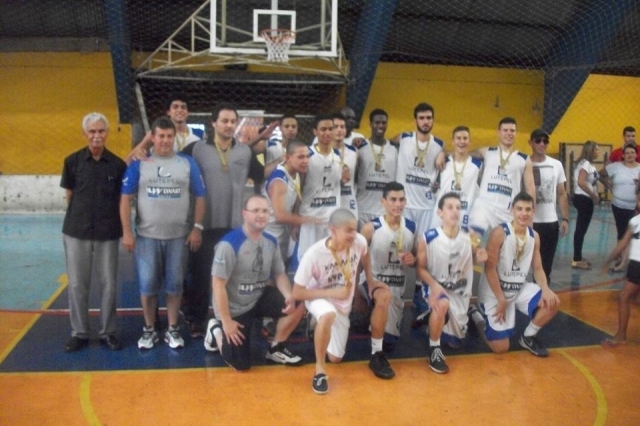 Alba disputa mais duas finais em 2014