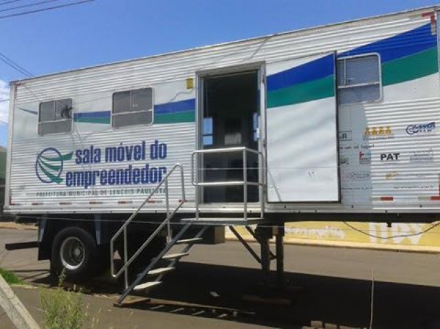 A Sala Móvel leva aos bairros os serviços do Centro do Empreendedor