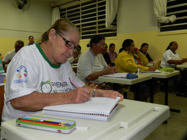 Prefeitura de Lençóis Paulista já desenvolve segunda fase do programa de educação de jovens e adultos que está melhorando a vida de muita gente a partir da escolarização