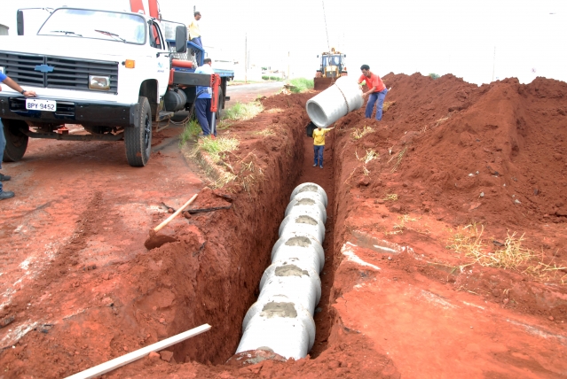 Tubos de concreto são produzidos pela própria Prefeitura