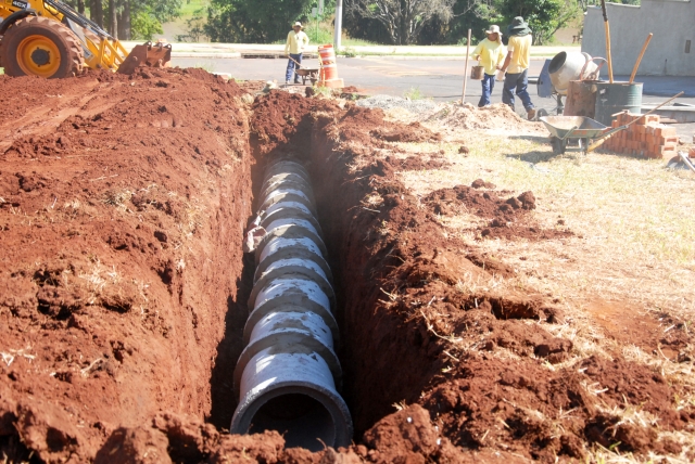 Trecho da rua Chafer Temer Feres que recebeu o ramal de galerias
