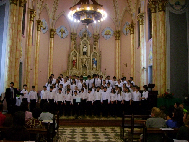 Coral Santa Marcelina participa da celebração no domingo