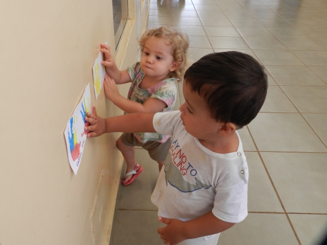 Foto da ação “Fazendo arte com as mãos”, que ocorreu no mês de março