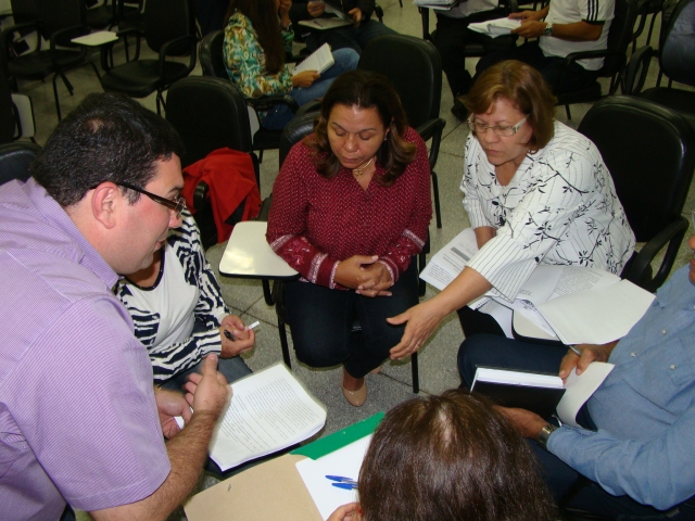 Participantes elaboraram propostas de acordo com temas apresentados