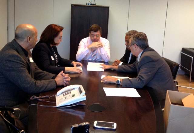 Prefeita Bel durante encontro com Secretário-executivo  do Ministério  dos Esportes, Ricardo Leyser