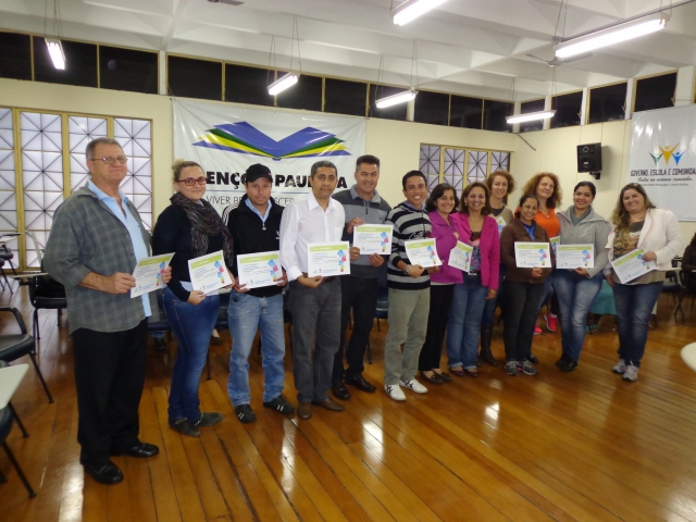 Os certificados foram entregues na tarde da última quinta-feira, no salão da DME