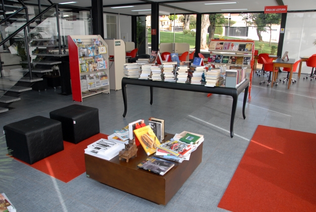 Área interna da BMOL; feira para troca de livros será no sábado