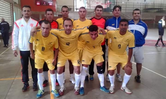 Equipe de futsal que entra em quadra nesta quinta-feira pelas semifinais do torneio