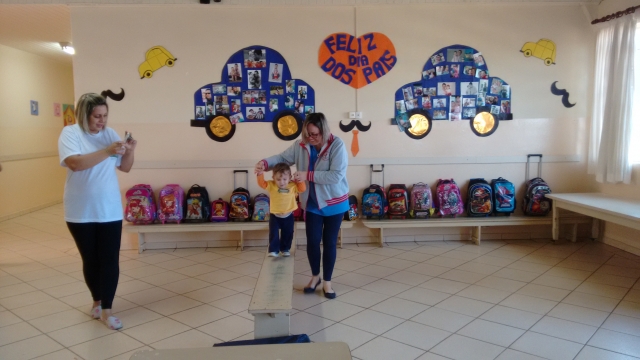 Aluno da Creche Neide Madeira Dias durante as atividades