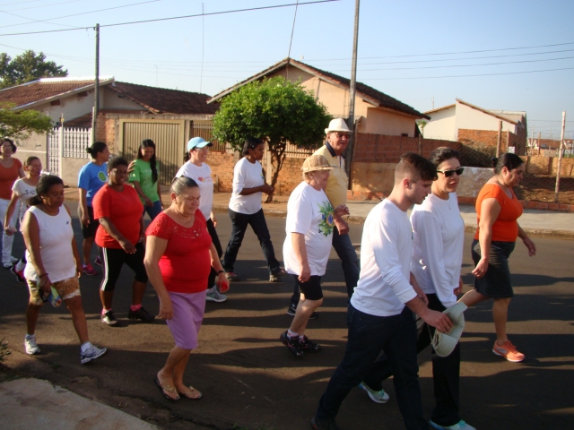 Caminhada acontece de segunda, quarta e sexta, a partir das 7h