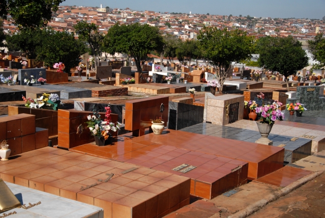 Horário para visitação de túmulos e jazigos será ampliado no dia 2 de novembro
