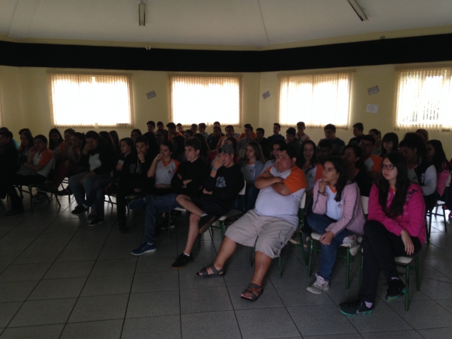 Palestra sobre DSTs para os alunos da escola Profª Lina Bosi Canova