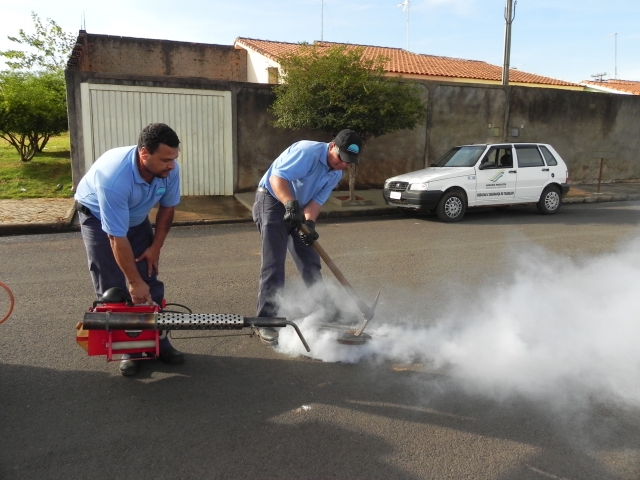 Trabalho contempla toda a rede de esgotos e segue até o dia 26 de novembro