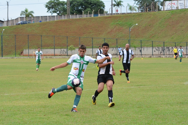 Nova Lençóis (verde e branco) empatou com o Atlético Lençóis no Vagulão
