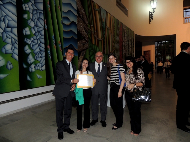 Altair Toniolo com o Secretário de Estado Arnaldo Jardim e a equipe do DDGER durante o anúncio dos vencedores